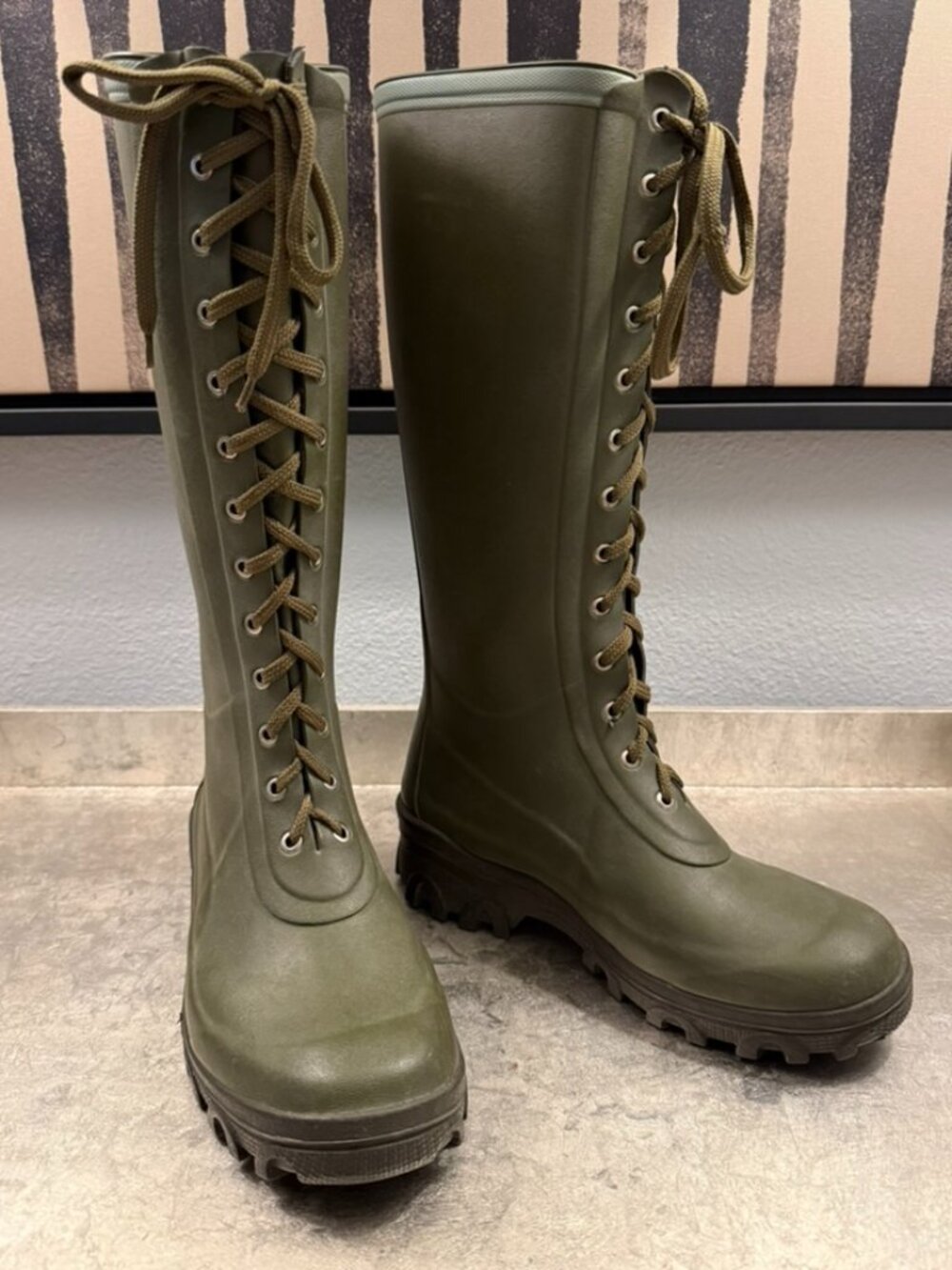 Tretorn Ballena Tall Lace Up Rubber Boots Olive Green w/ Box Women’s 7 / 38